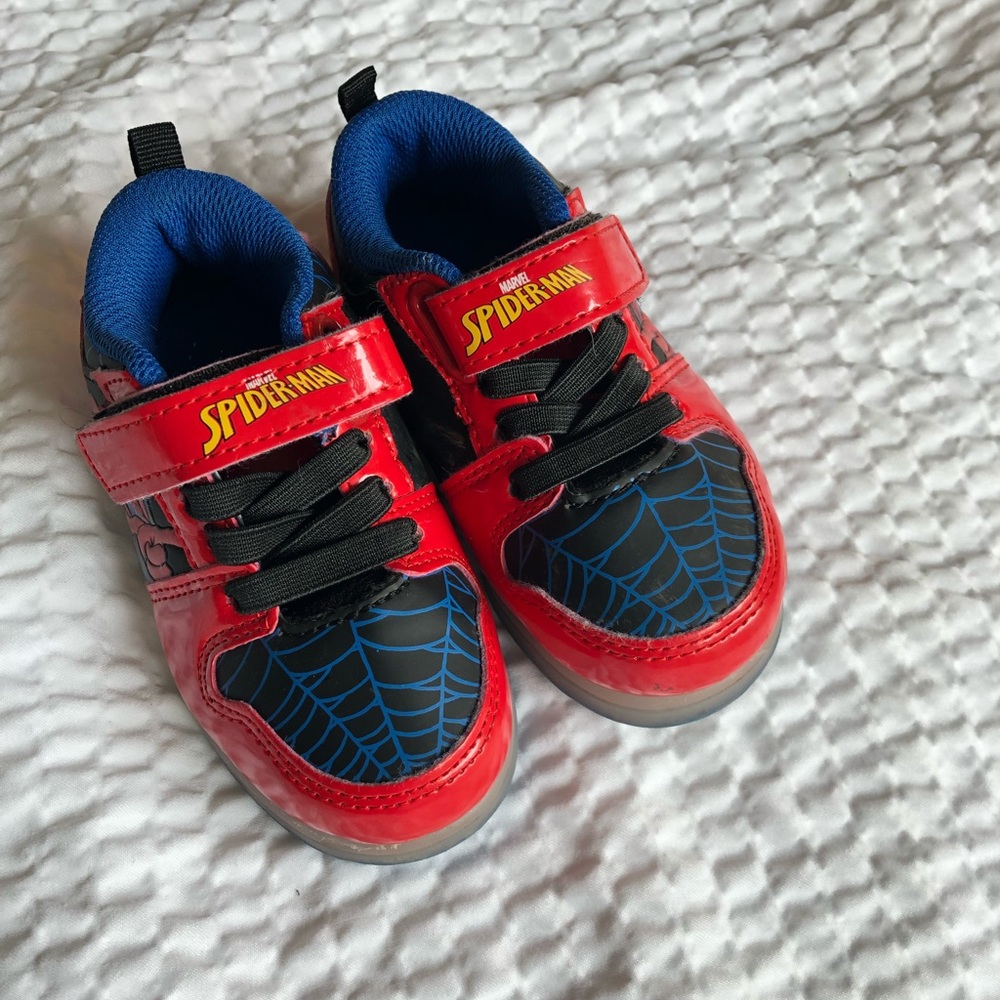 Toddler boys Spider-Man light up sneakers